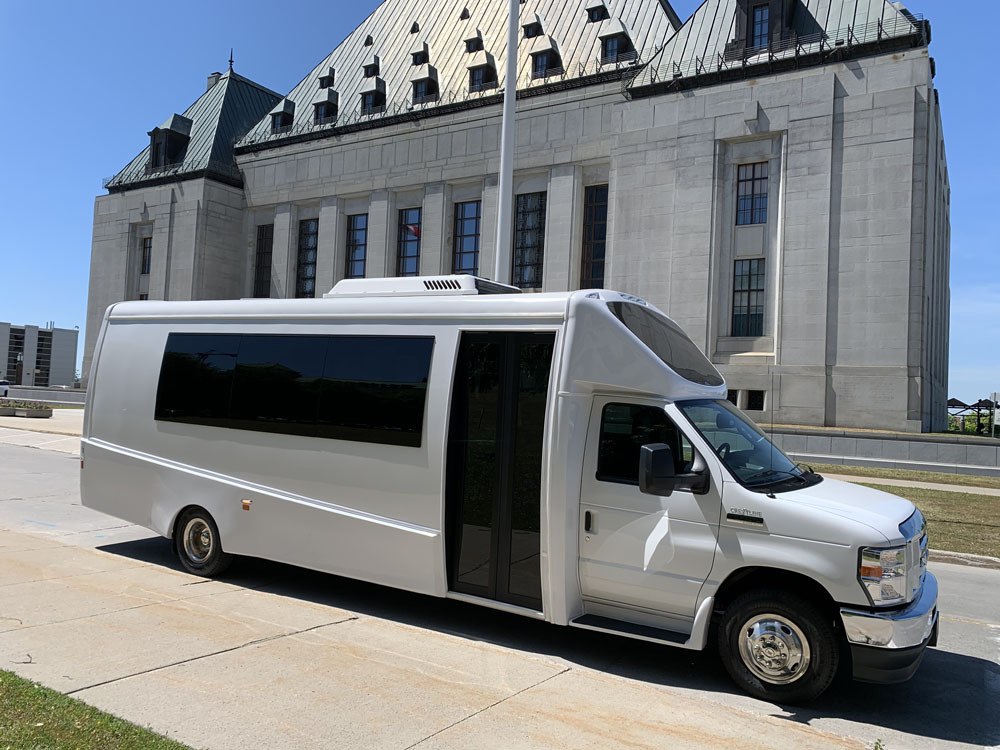 b12847-Berkshire-Coach-Ultra-28-tour-bus-for-sale-8