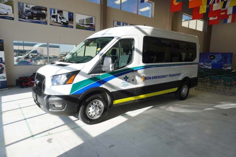 Patient transfer vehicle