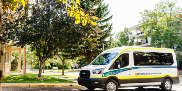 Crestline - fourgonnettes de transfert de patients - communautés éloignées